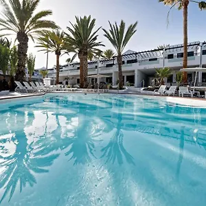 https://labranda-playa-club-puerto-del-carmen-lanzarote.in-canary-islands.com